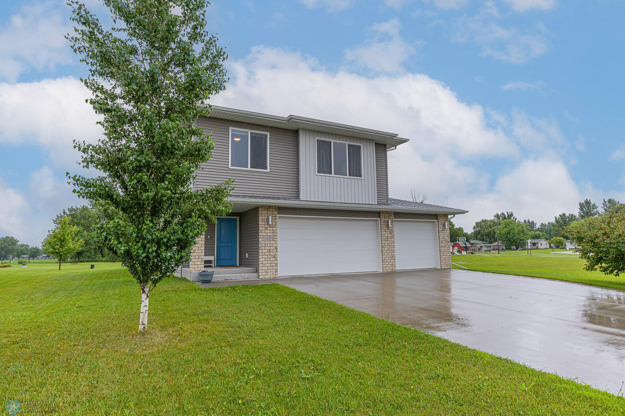 Barnesville, Minnesota 56514, United States, 3 Bedrooms Bedrooms, ,3 BathroomsBathrooms,Residential,Active,195452