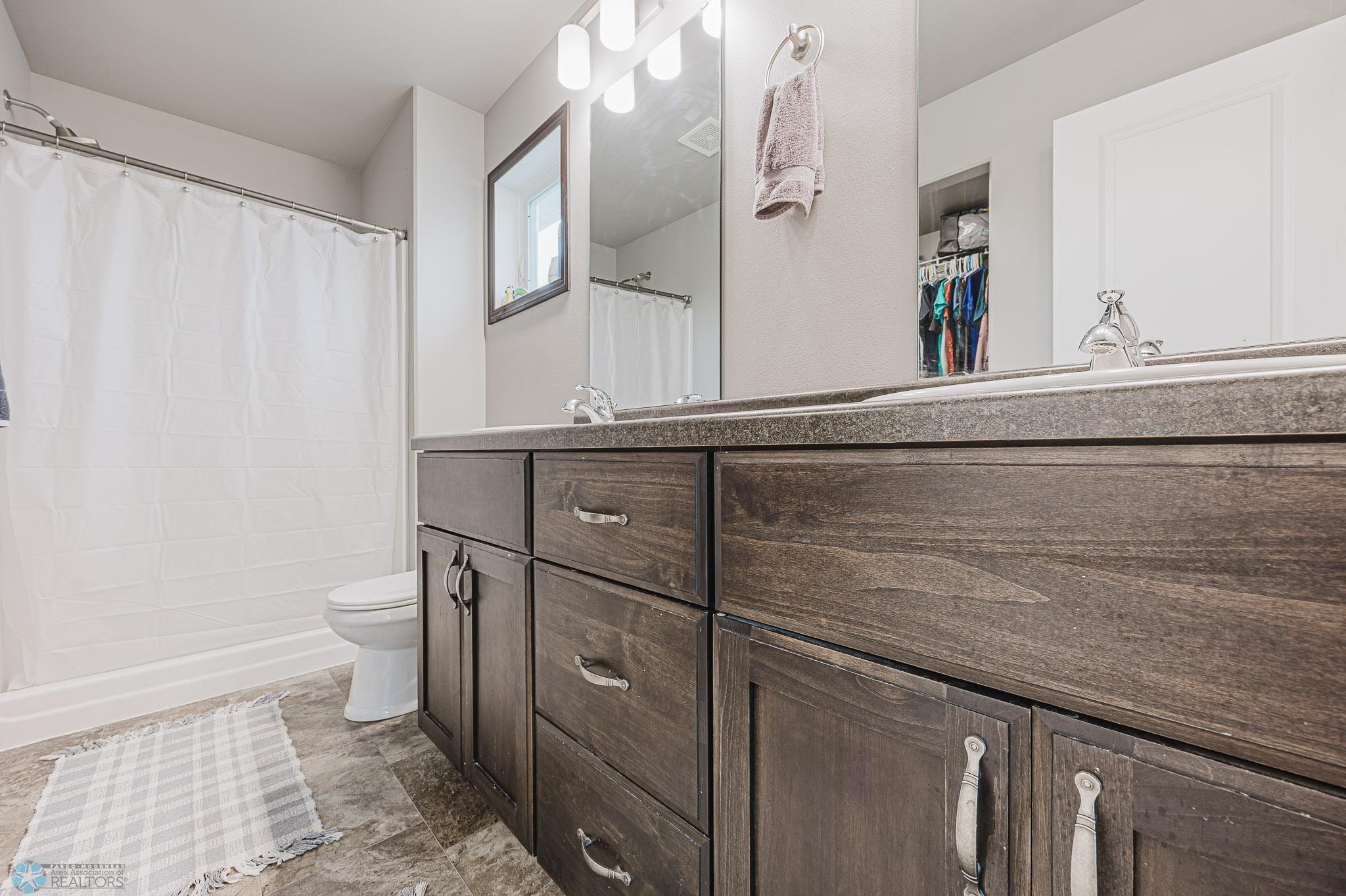 Barnesville, Minnesota 56514, United States, 3 Bedrooms Bedrooms, ,3 BathroomsBathrooms,Residential,Active,195452