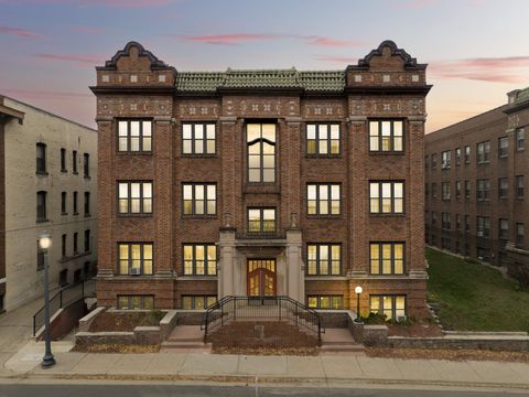 Condo For Sale - 1820 1st Avenue<br/> Minneapolis, MN 55403