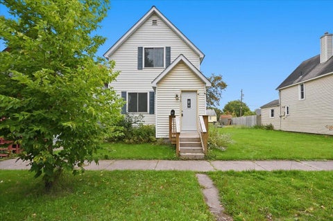 Homes For Sale - 1616 Iowa Avenue<br/> Superior Township, WI 54880