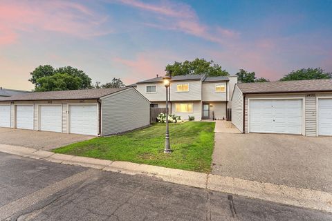 Townhouse For Sale - 1491 Woodview Avenue<br/> Dakota County, Eagan, MN 55122