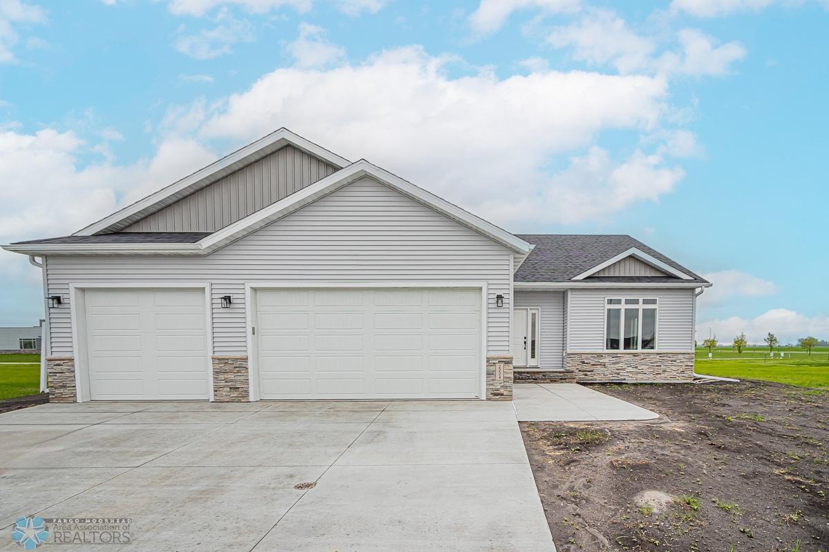 Moorhead, Minnesota 56560, United States, 5 Bedrooms Bedrooms, ,3 BathroomsBathrooms,Residential,Pending,55116