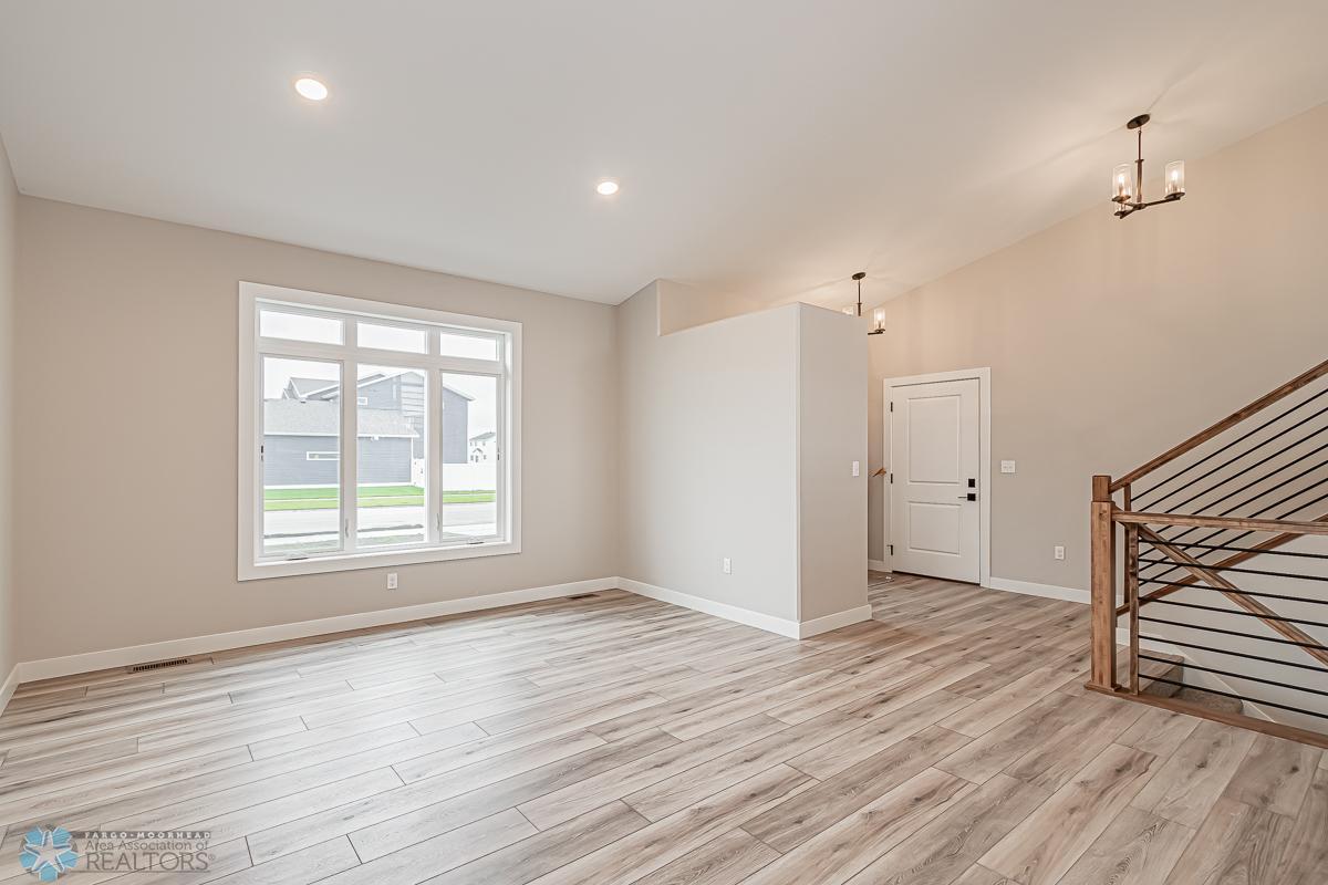 Moorhead, Minnesota 56560, United States, 5 Bedrooms Bedrooms, ,3 BathroomsBathrooms,Residential,Pending,55116