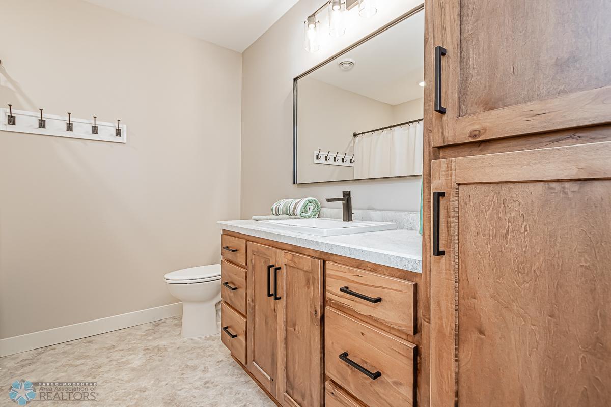 Moorhead, Minnesota 56560, United States, 5 Bedrooms Bedrooms, ,3 BathroomsBathrooms,Residential,Pending,55116