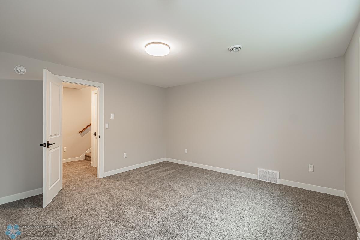 Moorhead, Minnesota 56560, United States, 5 Bedrooms Bedrooms, ,3 BathroomsBathrooms,Residential,Pending,55116