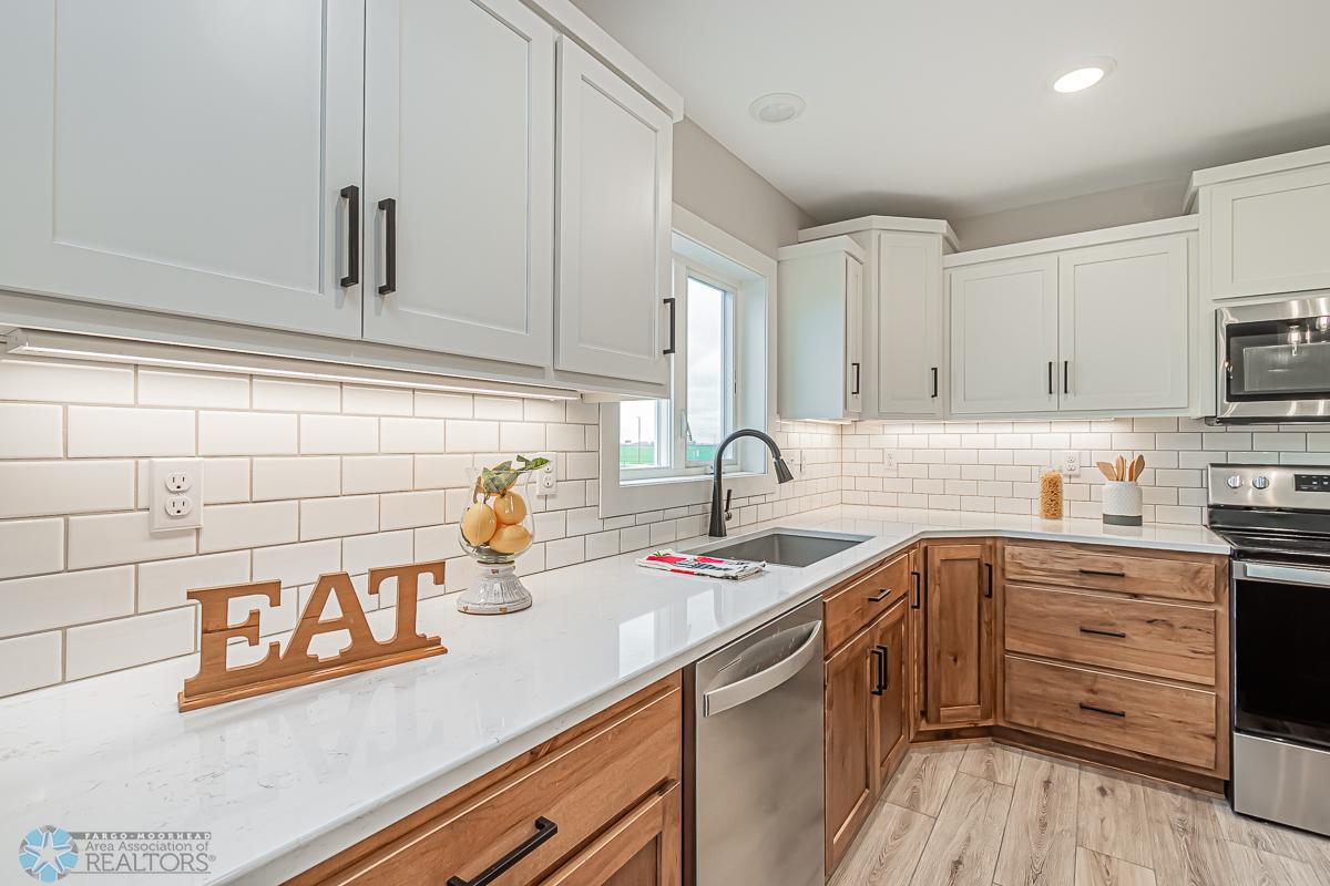 Moorhead, Minnesota 56560, United States, 5 Bedrooms Bedrooms, ,3 BathroomsBathrooms,Residential,Pending,55116