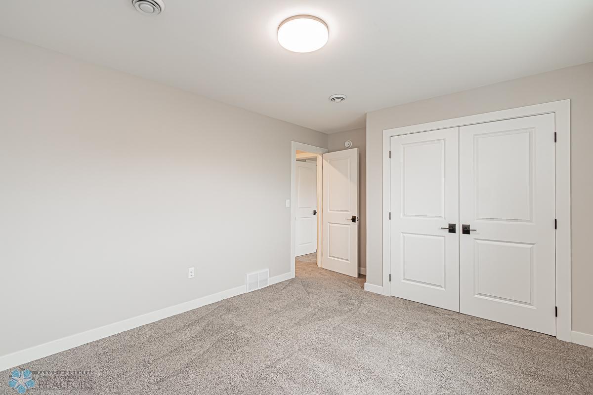 Moorhead, Minnesota 56560, United States, 5 Bedrooms Bedrooms, ,3 BathroomsBathrooms,Residential,Pending,55116