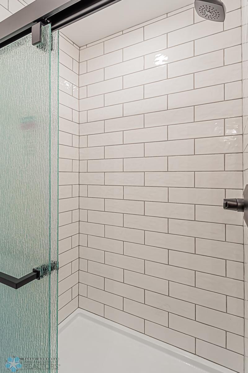 Moorhead, Minnesota 56560, United States, 5 Bedrooms Bedrooms, ,3 BathroomsBathrooms,Residential,Pending,55116