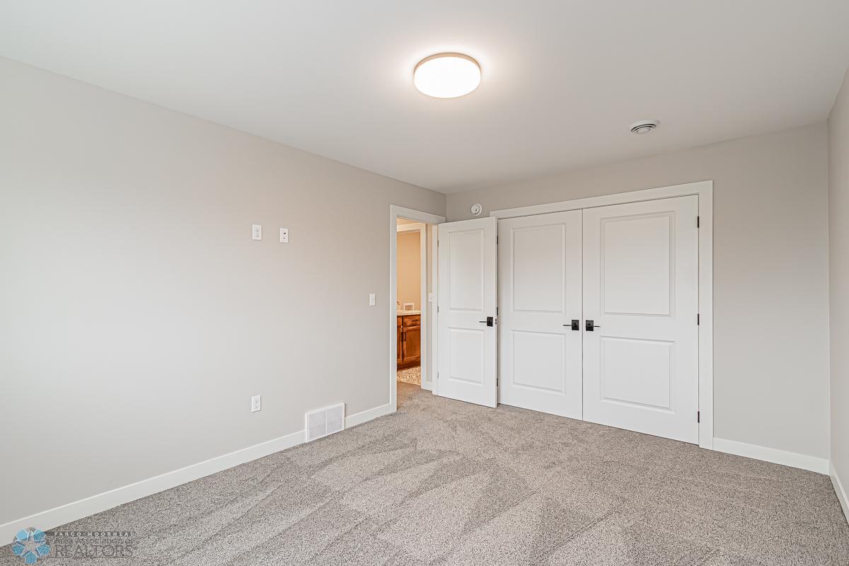 Moorhead, Minnesota 56560, United States, 5 Bedrooms Bedrooms, ,3 BathroomsBathrooms,Residential,Pending,55116