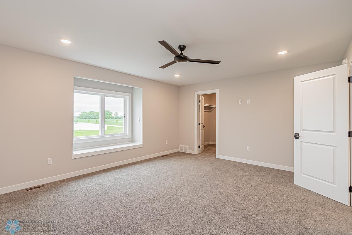 Moorhead, Minnesota 56560, United States, 5 Bedrooms Bedrooms, ,3 BathroomsBathrooms,Residential,Pending,55116