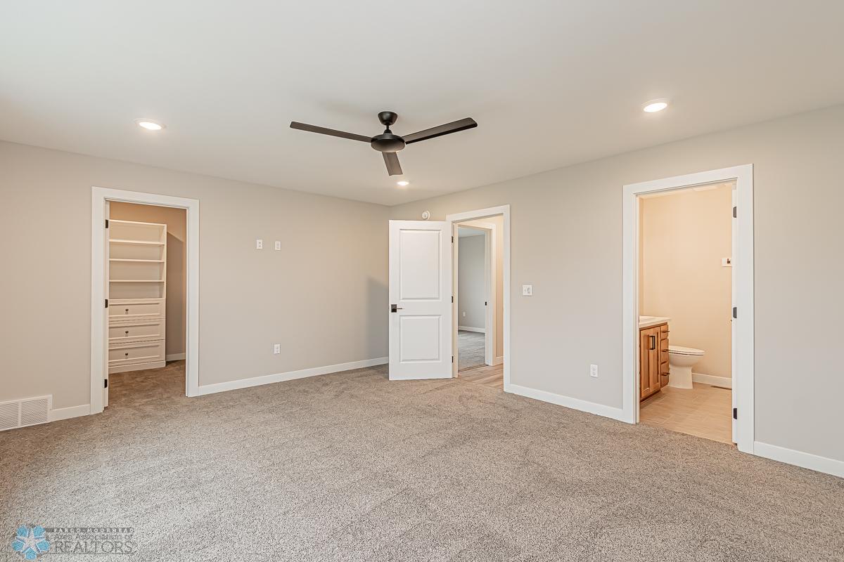 Moorhead, Minnesota 56560, United States, 5 Bedrooms Bedrooms, ,3 BathroomsBathrooms,Residential,Pending,55116