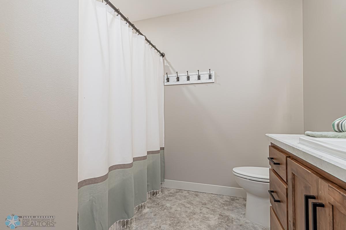 Moorhead, Minnesota 56560, United States, 5 Bedrooms Bedrooms, ,3 BathroomsBathrooms,Residential,Pending,55116