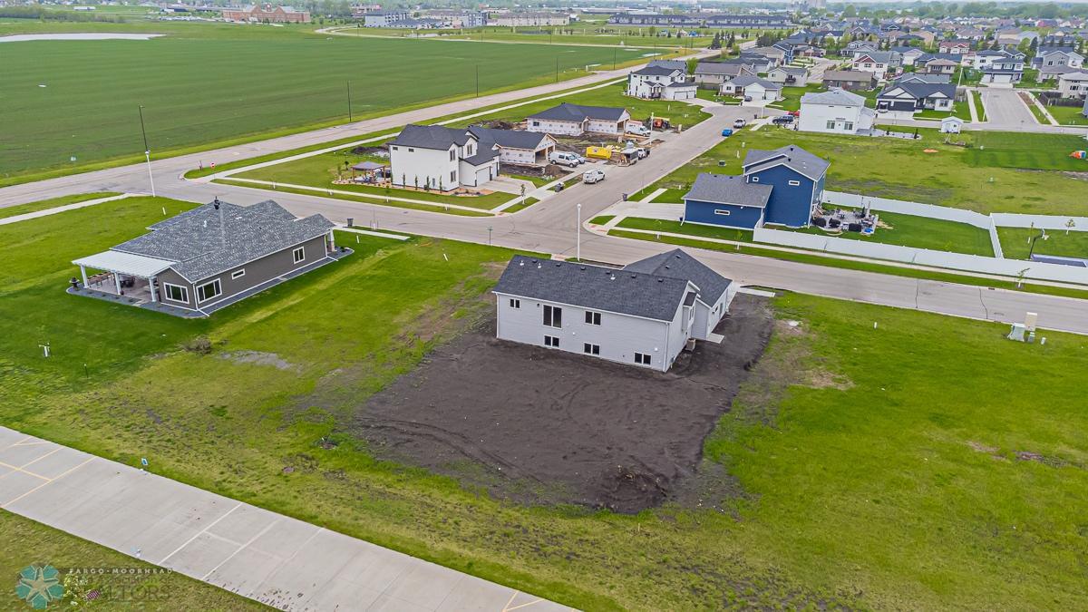 Moorhead, Minnesota 56560, United States, 5 Bedrooms Bedrooms, ,3 BathroomsBathrooms,Residential,Pending,55116