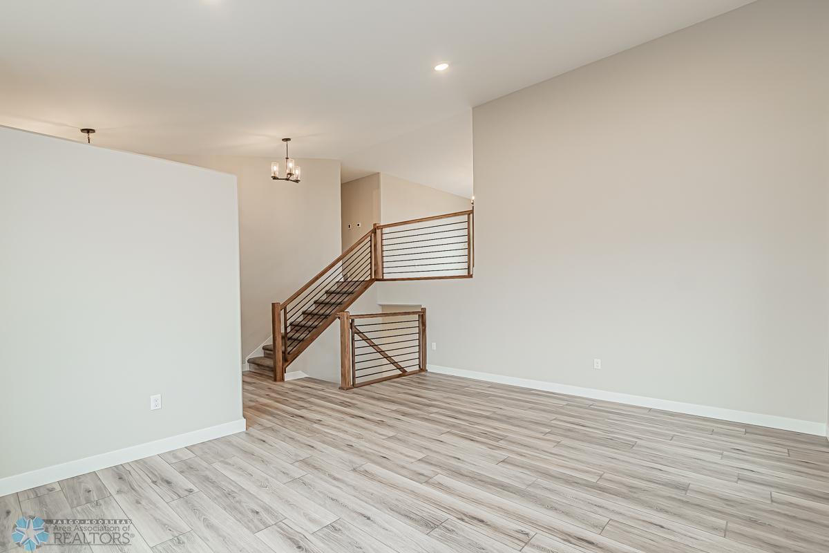 Moorhead, Minnesota 56560, United States, 5 Bedrooms Bedrooms, ,3 BathroomsBathrooms,Residential,Pending,55116