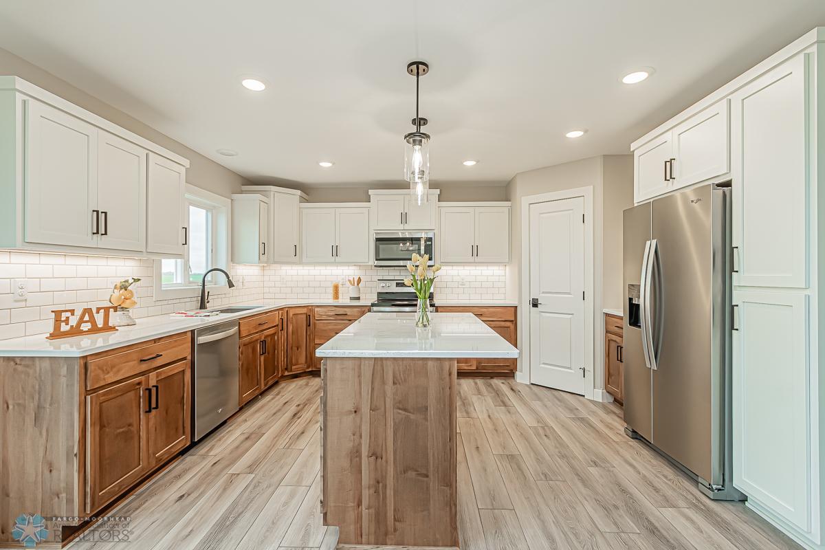 Moorhead, Minnesota 56560, United States, 5 Bedrooms Bedrooms, ,3 BathroomsBathrooms,Residential,Pending,55116