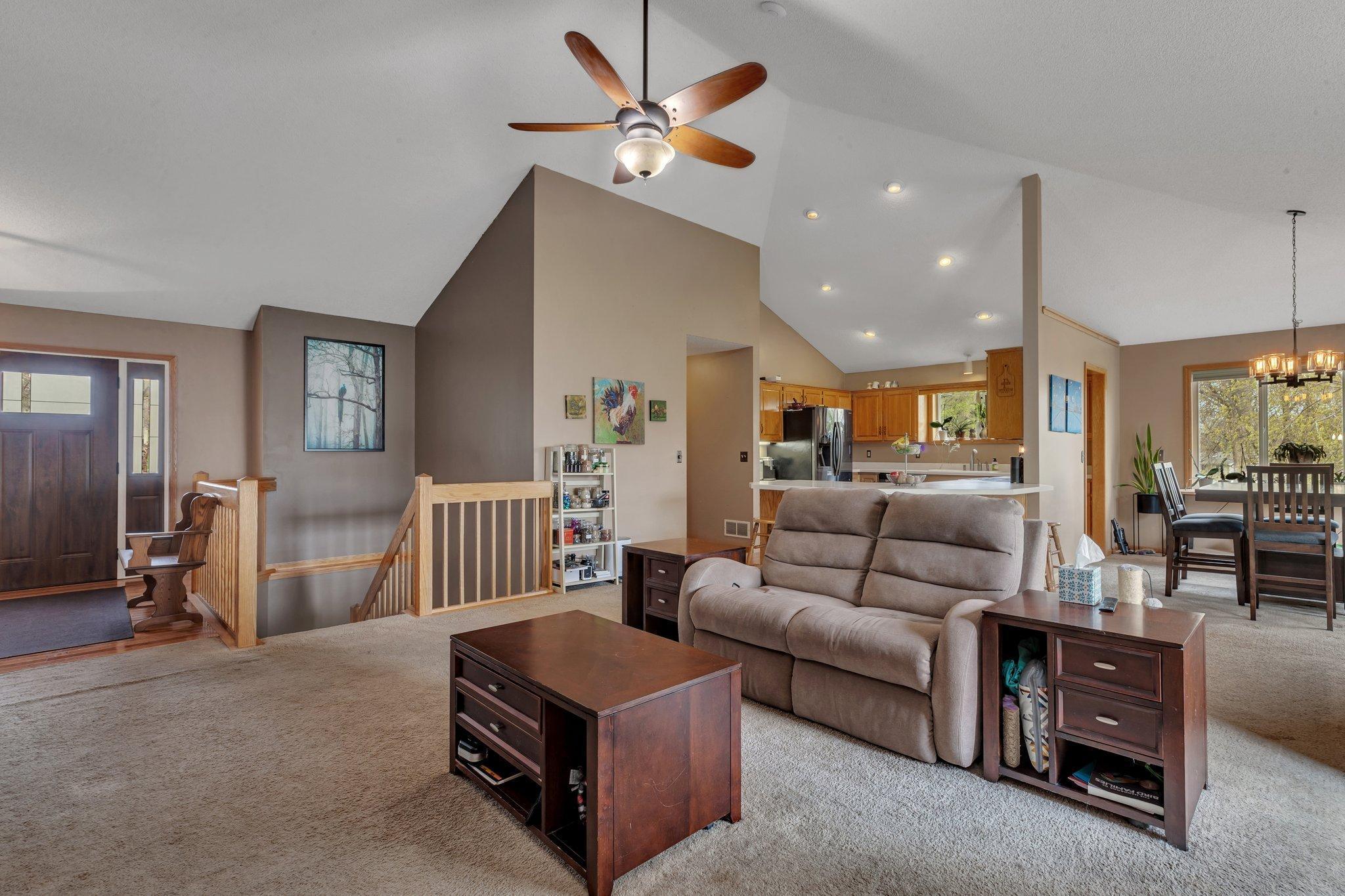 8782 Narcissus Lane, Maple Grove, Minnesota image 9