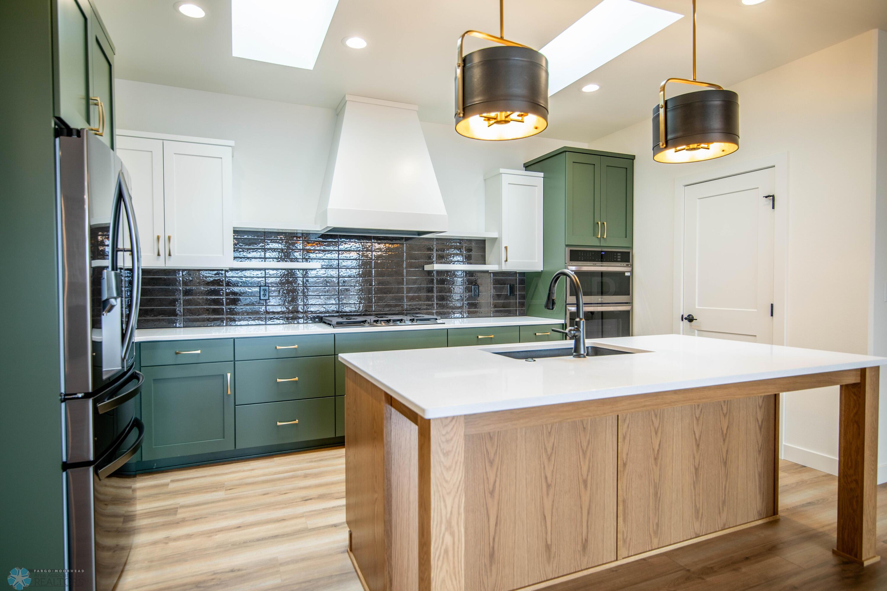 West Fargo, North Dakota 58078, United States, 2 Bedrooms Bedrooms, ,2 BathroomsBathrooms,Residential,Pending,60054