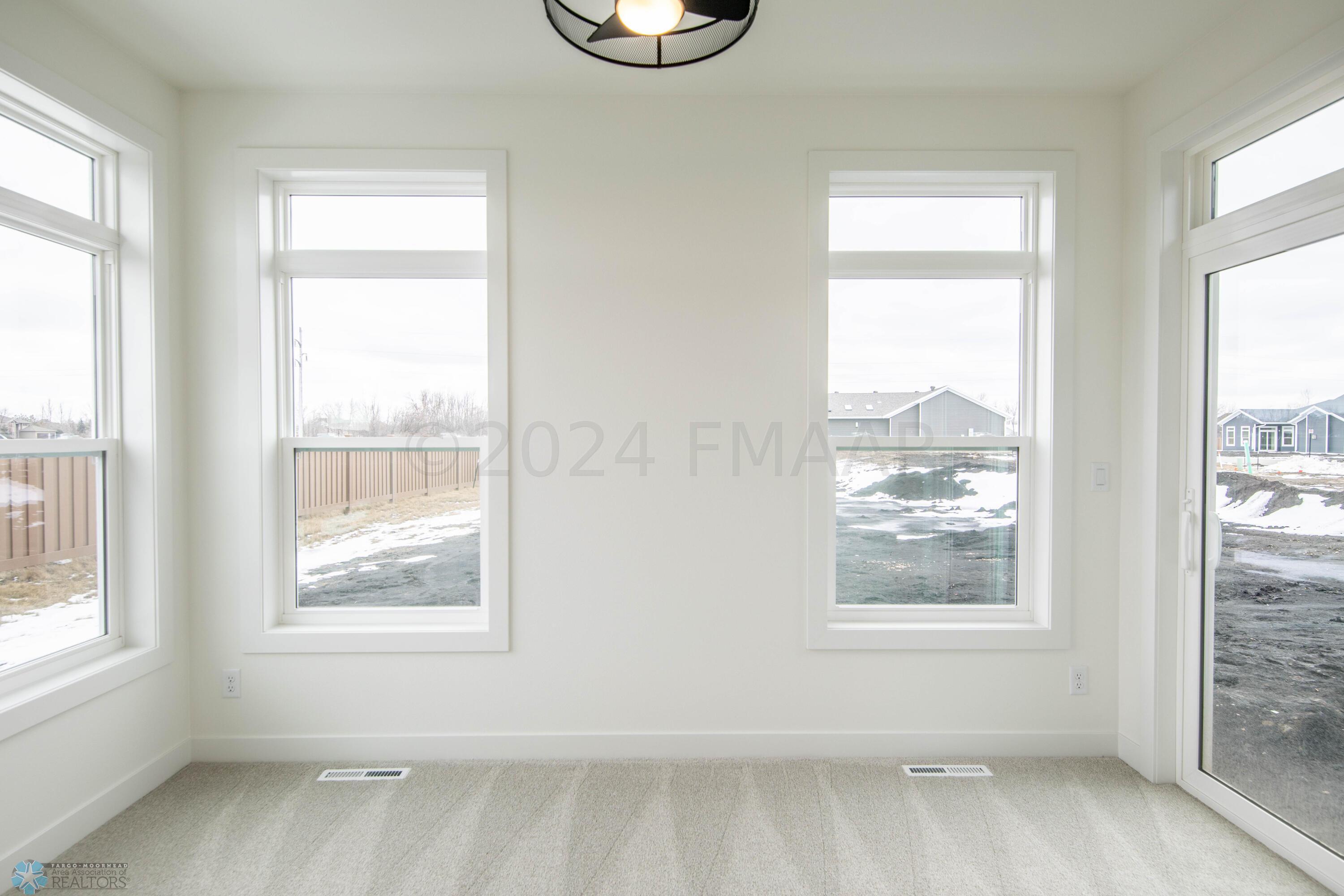 West Fargo, North Dakota 58078, United States, 2 Bedrooms Bedrooms, ,2 BathroomsBathrooms,Residential,Pending,60054