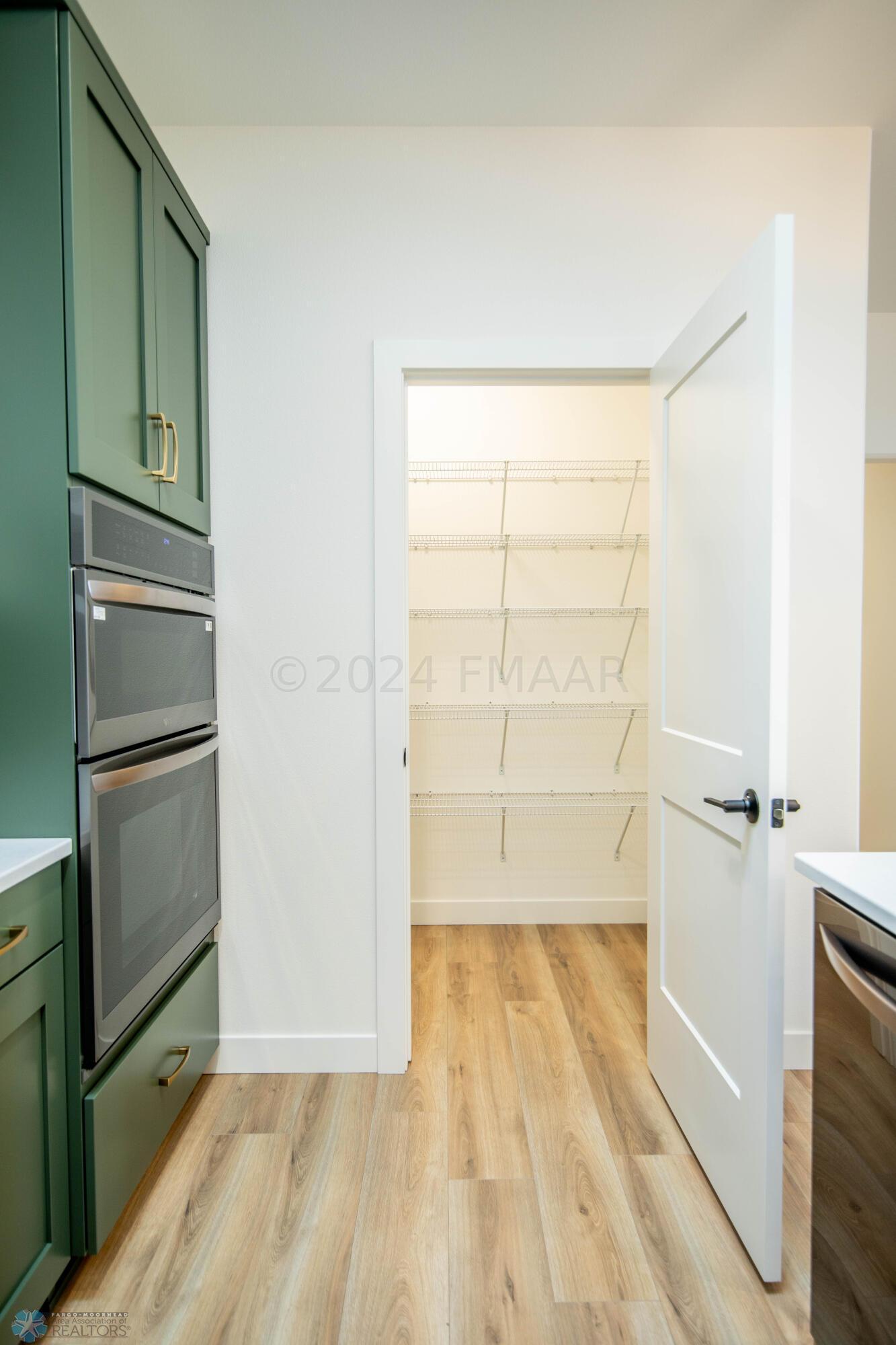 West Fargo, North Dakota 58078, United States, 2 Bedrooms Bedrooms, ,2 BathroomsBathrooms,Residential,Pending,60054