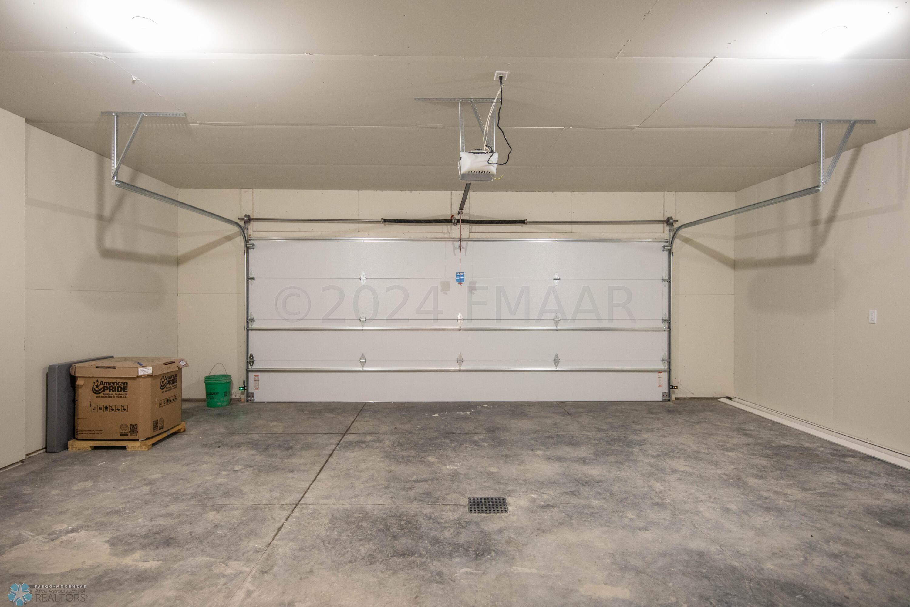 West Fargo, North Dakota 58078, United States, 2 Bedrooms Bedrooms, ,2 BathroomsBathrooms,Residential,Pending,60054