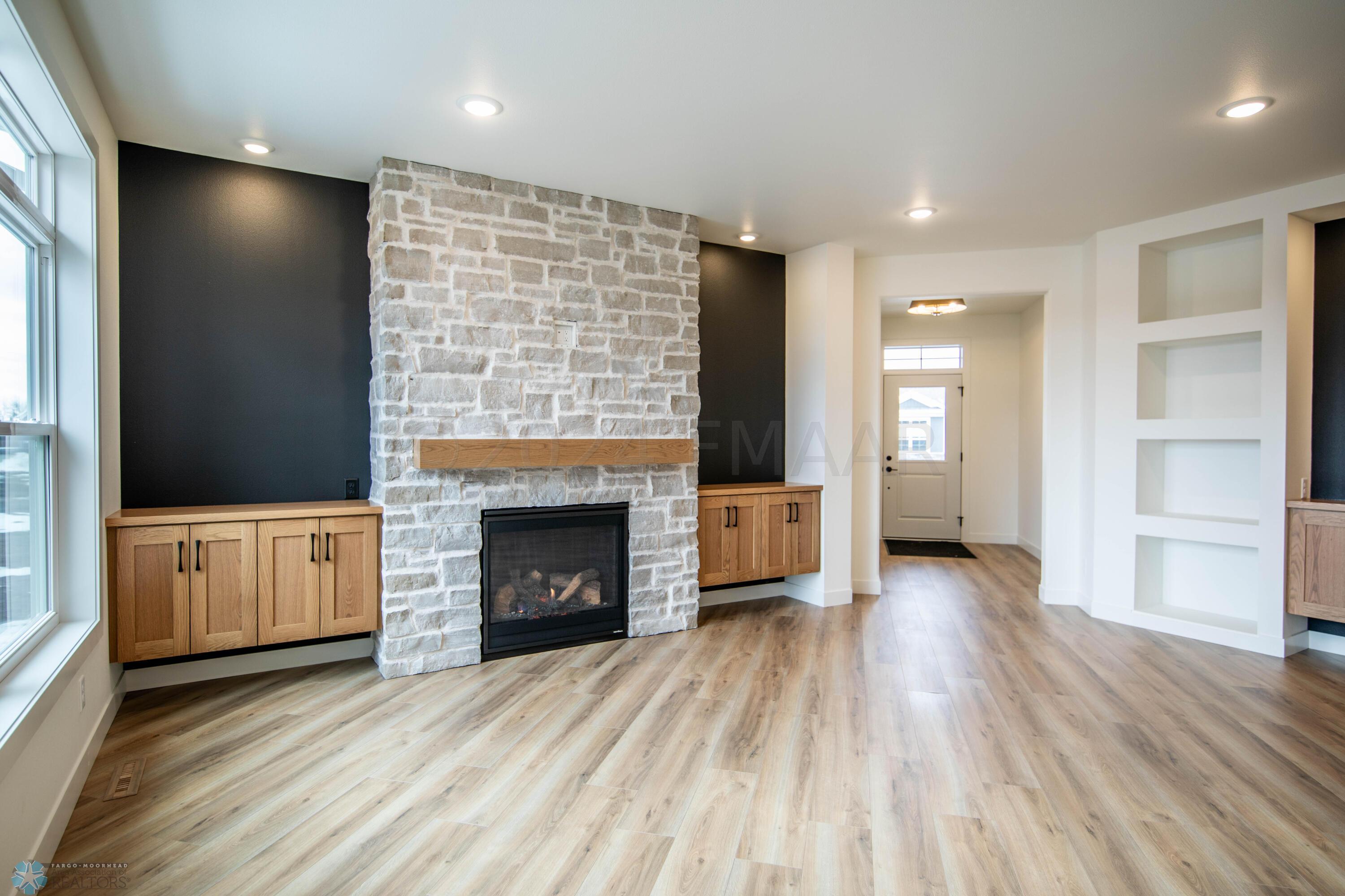 West Fargo, North Dakota 58078, United States, 2 Bedrooms Bedrooms, ,2 BathroomsBathrooms,Residential,Pending,60054