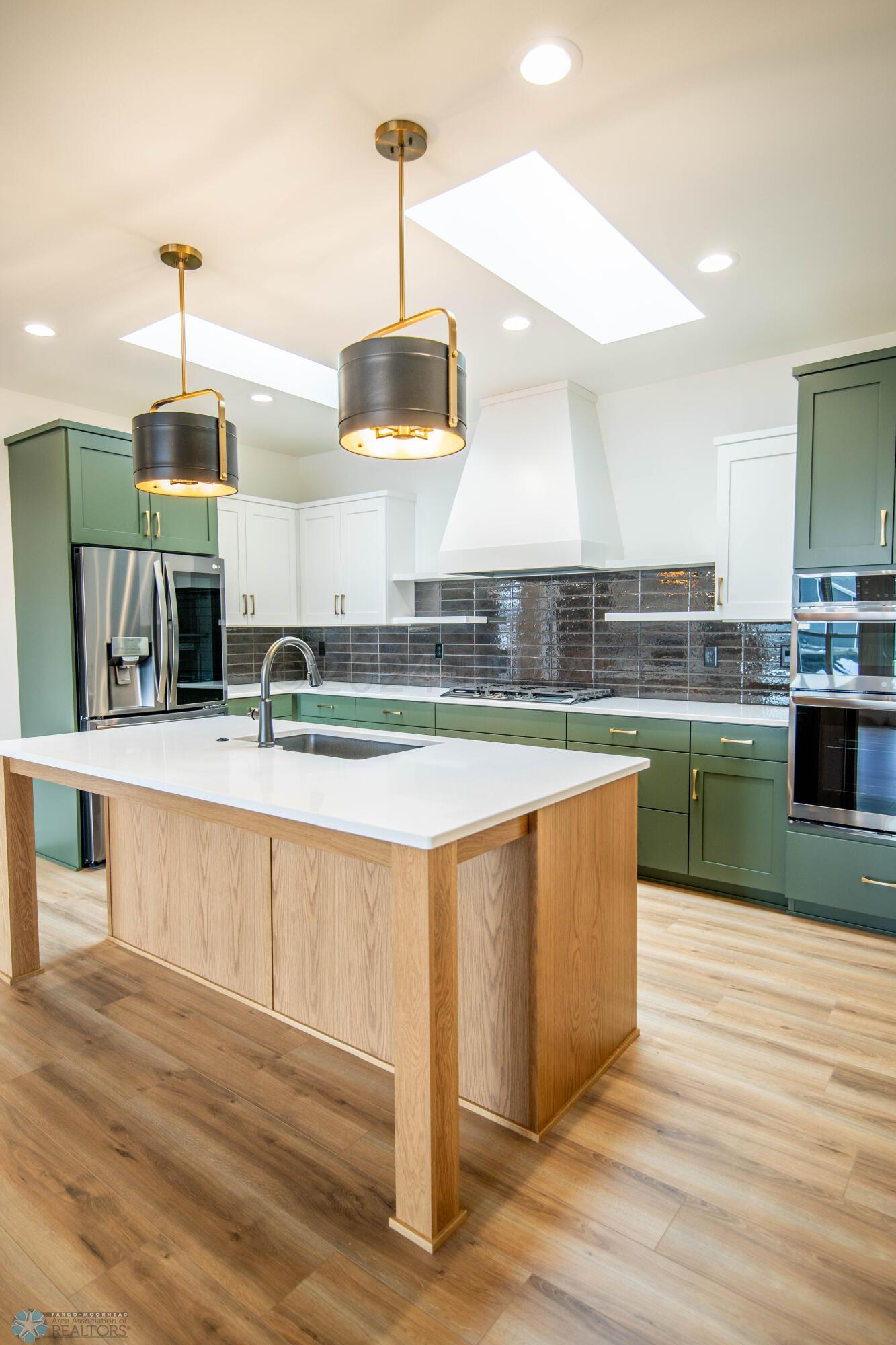 West Fargo, North Dakota 58078, United States, 2 Bedrooms Bedrooms, ,2 BathroomsBathrooms,Residential,Pending,60054