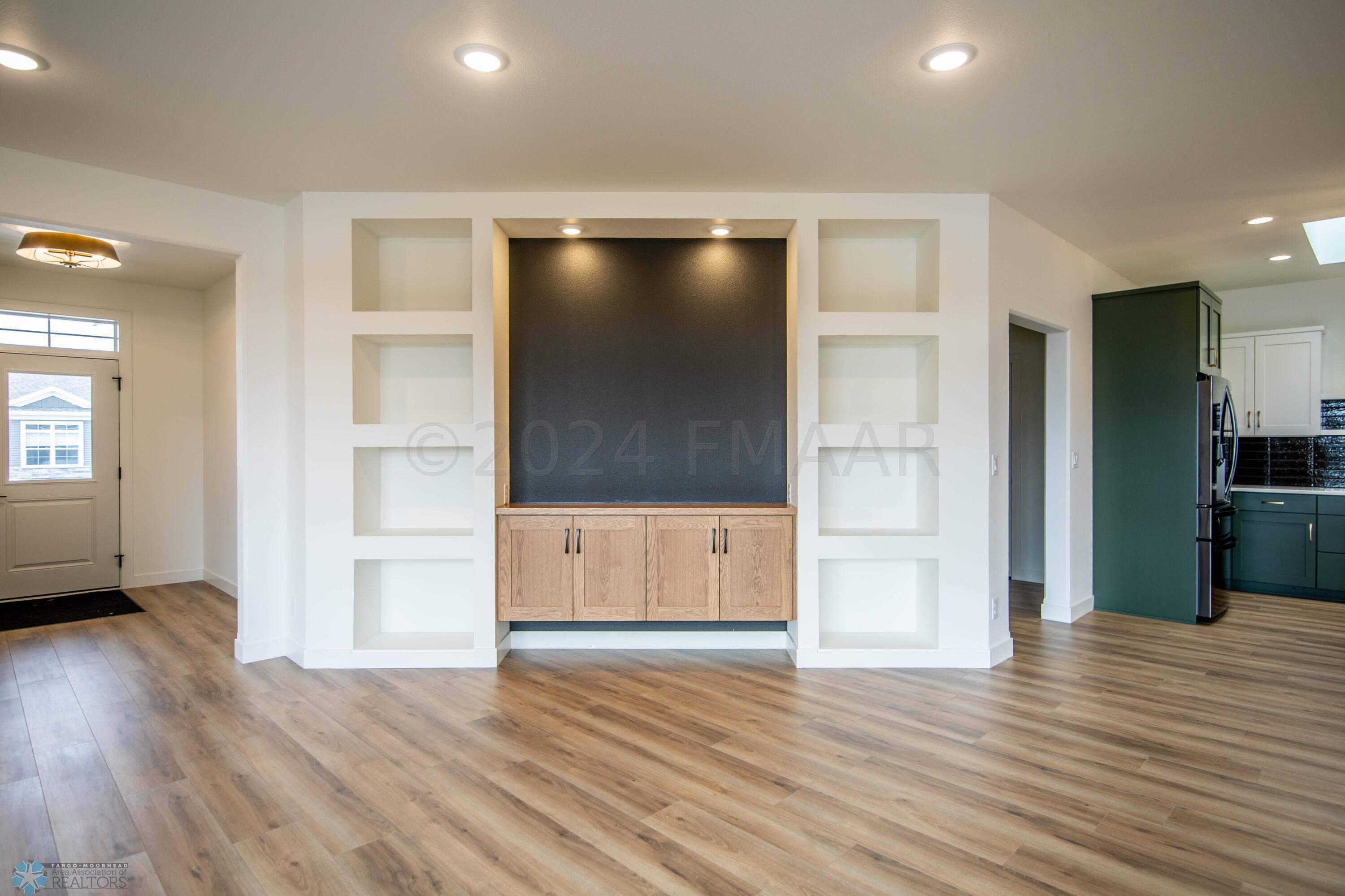 West Fargo, North Dakota 58078, United States, 2 Bedrooms Bedrooms, ,2 BathroomsBathrooms,Residential,Pending,60054