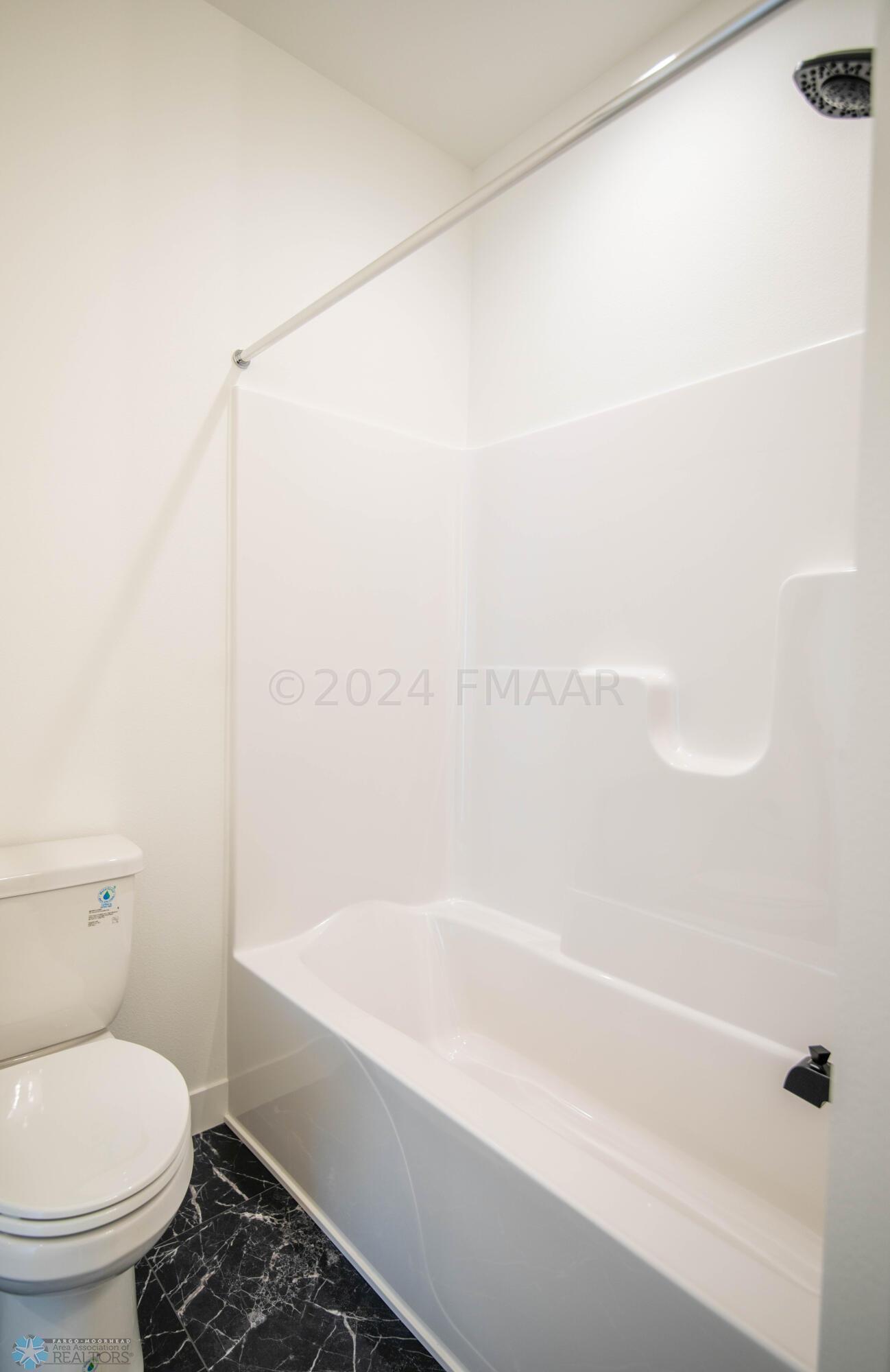 West Fargo, North Dakota 58078, United States, 2 Bedrooms Bedrooms, ,2 BathroomsBathrooms,Residential,Pending,60054