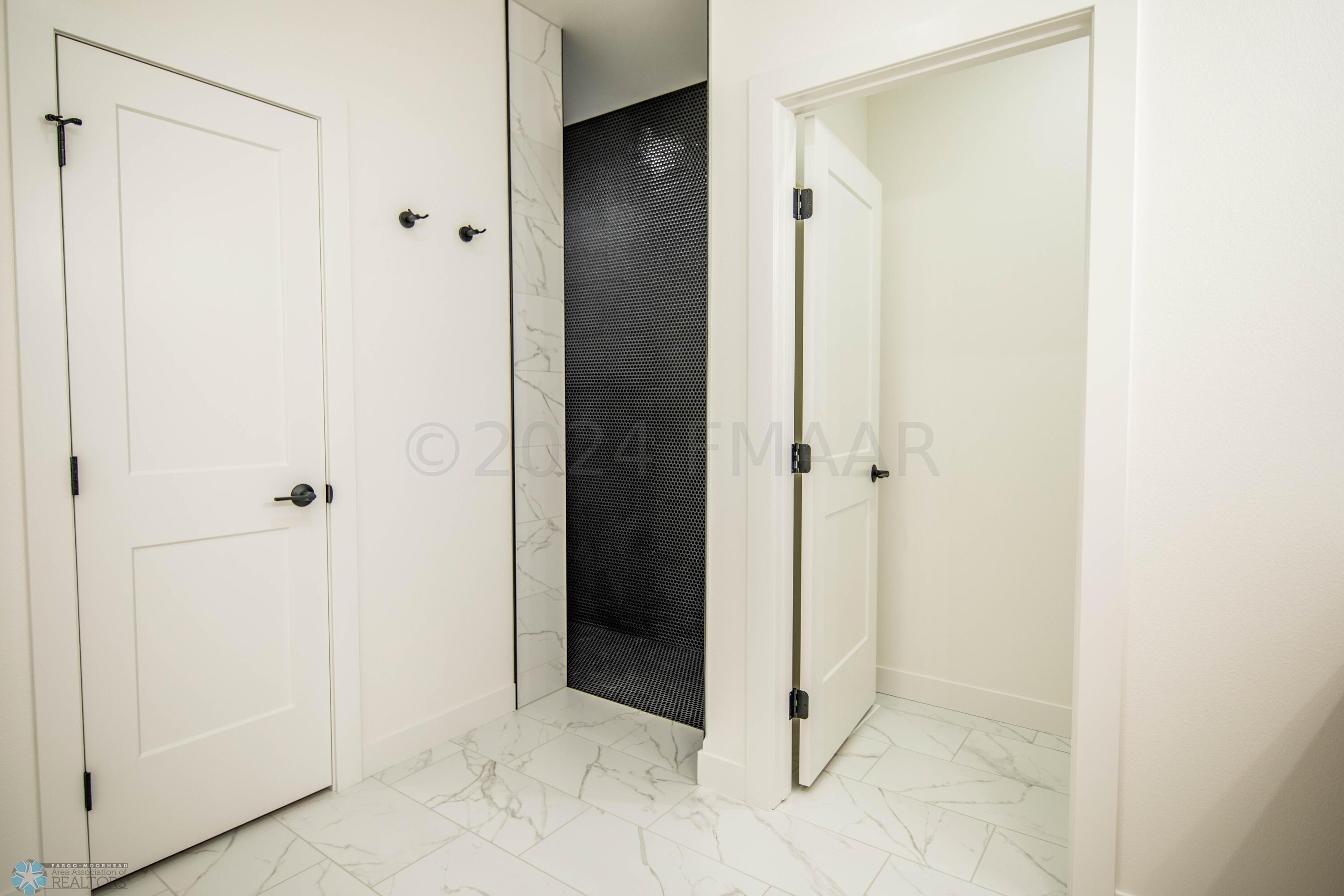 West Fargo, North Dakota 58078, United States, 2 Bedrooms Bedrooms, ,2 BathroomsBathrooms,Residential,Pending,60054