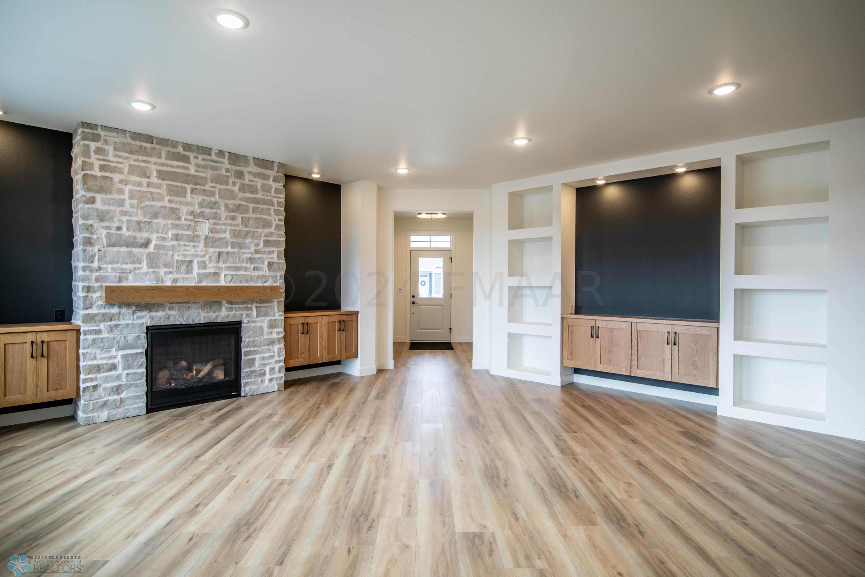 West Fargo, North Dakota 58078, United States, 2 Bedrooms Bedrooms, ,2 BathroomsBathrooms,Residential,Pending,60054