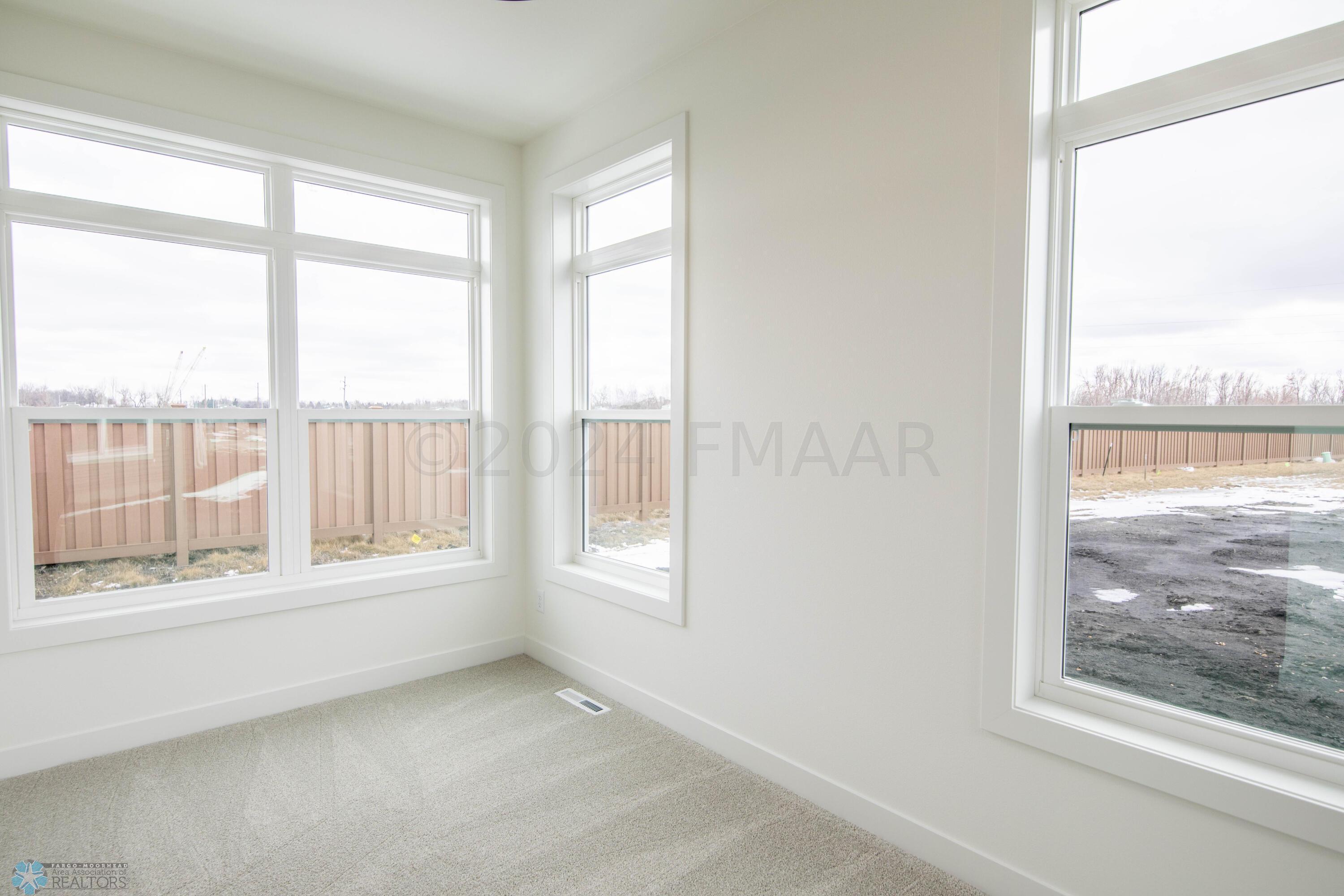 West Fargo, North Dakota 58078, United States, 2 Bedrooms Bedrooms, ,2 BathroomsBathrooms,Residential,Pending,60054