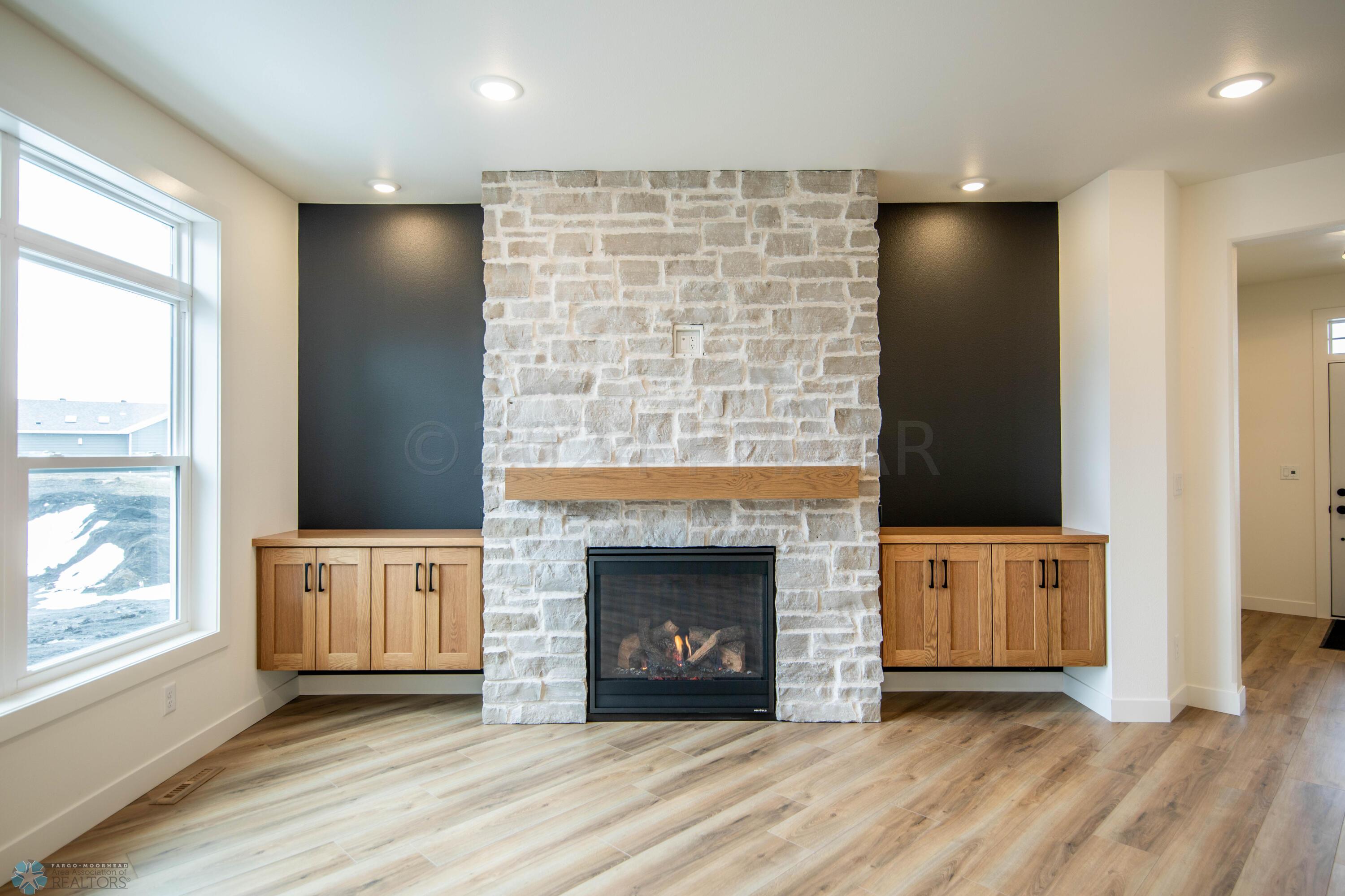 West Fargo, North Dakota 58078, United States, 2 Bedrooms Bedrooms, ,2 BathroomsBathrooms,Residential,Pending,60054