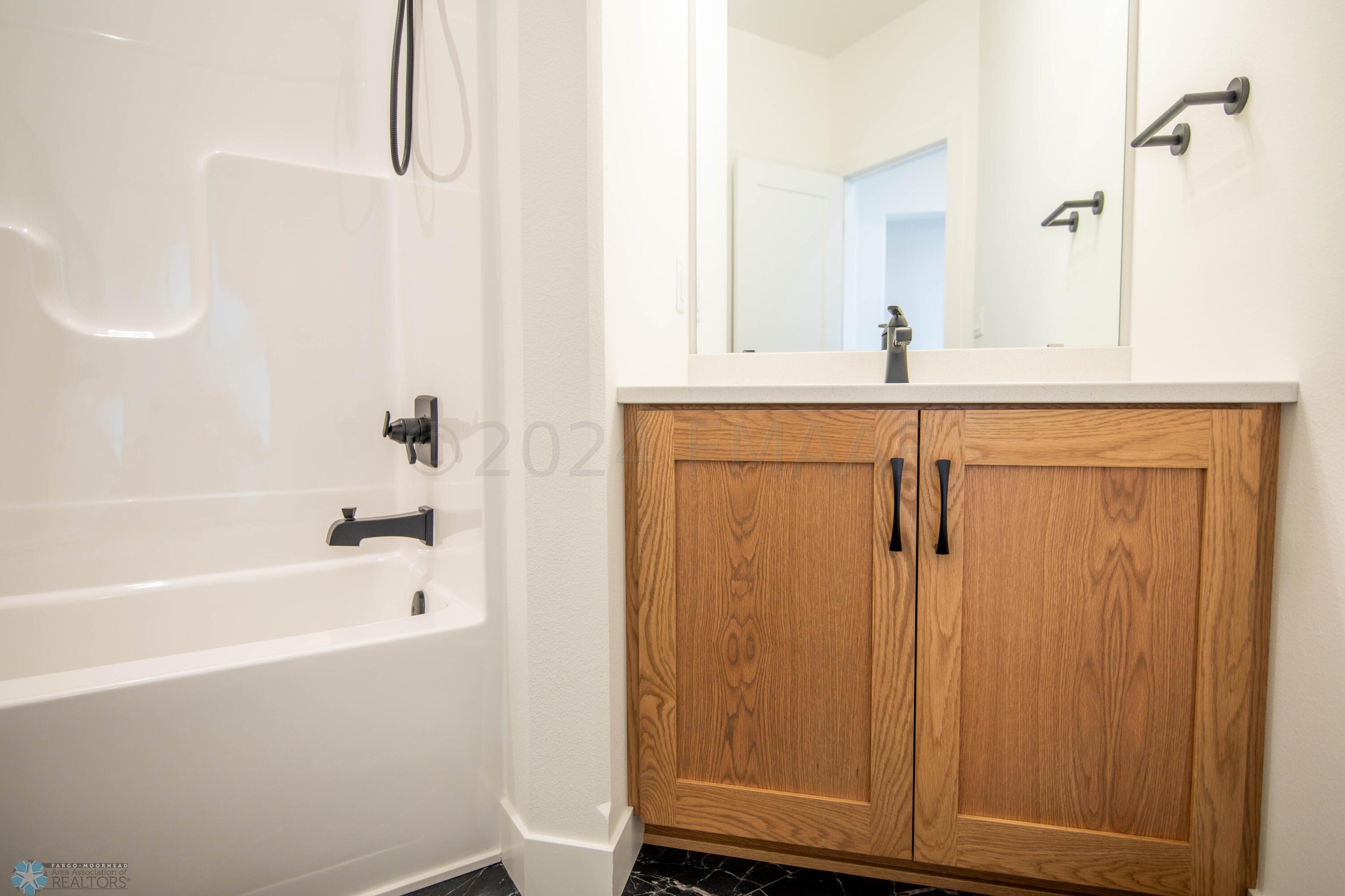 West Fargo, North Dakota 58078, United States, 2 Bedrooms Bedrooms, ,2 BathroomsBathrooms,Residential,Pending,60054