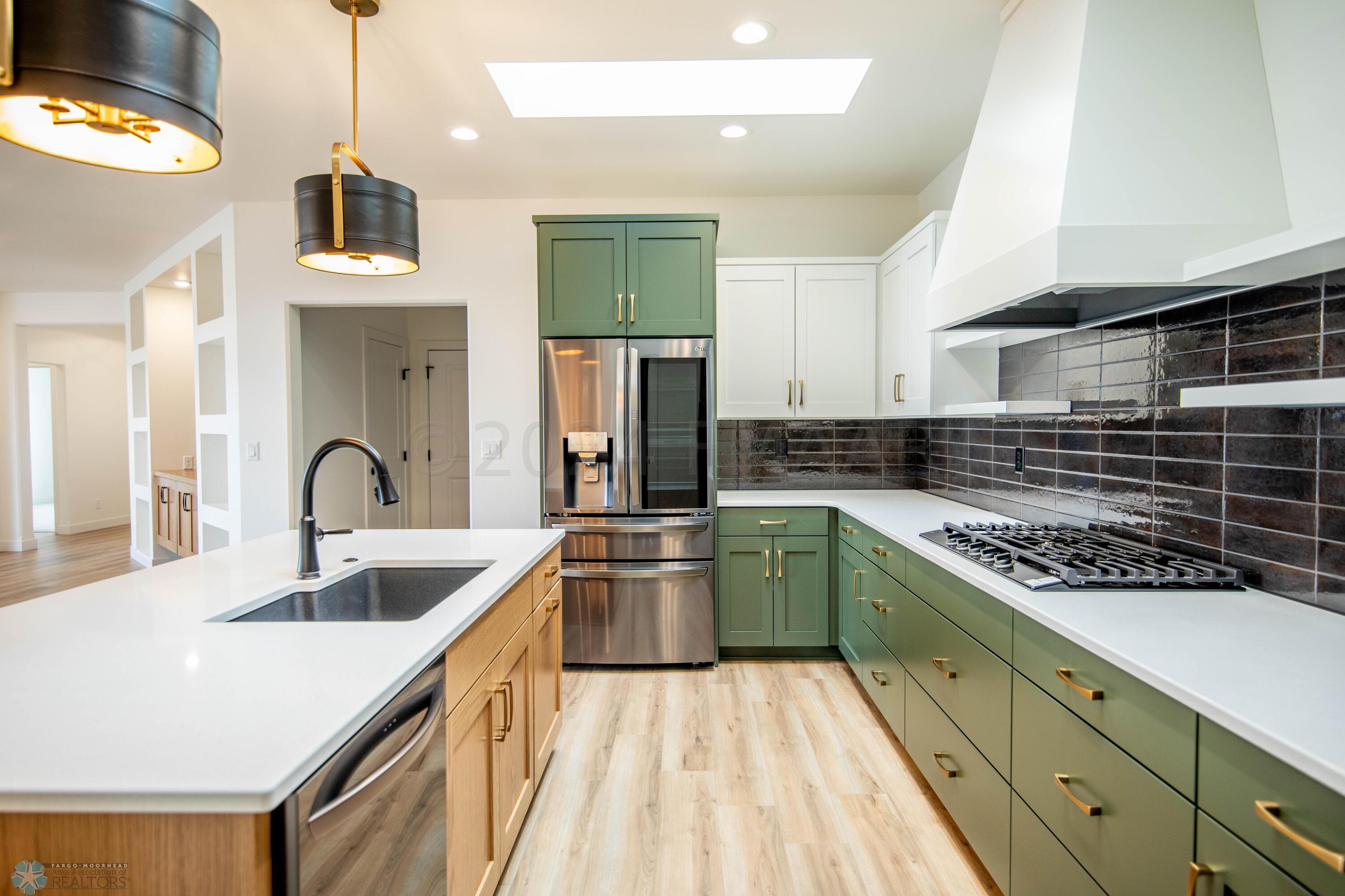 West Fargo, North Dakota 58078, United States, 2 Bedrooms Bedrooms, ,2 BathroomsBathrooms,Residential,Pending,60054