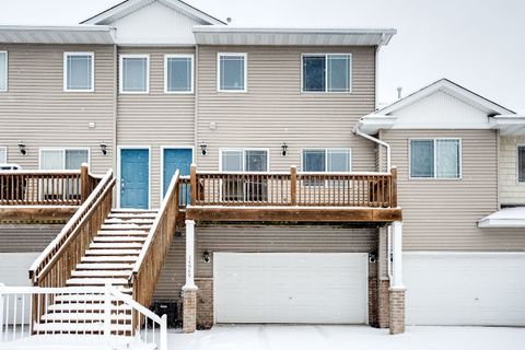 Townhouse For Sale - 14949 Mustang Path<br/> Scott County, Savage, MN 55378