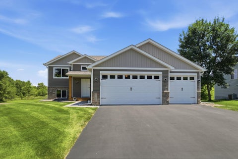 Homes For Sale - 1500 5th Avenue<br/> Howard Lake, MN 55349