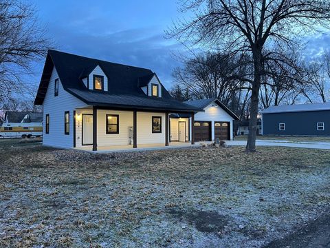 Homes For Sale - 309 Central Avenue<br/> Freeborn County, Geneva, MN 56035
