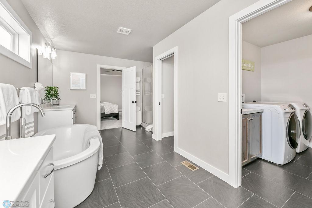 6182 Marigold Loop, Fargo, North Dakota image 24