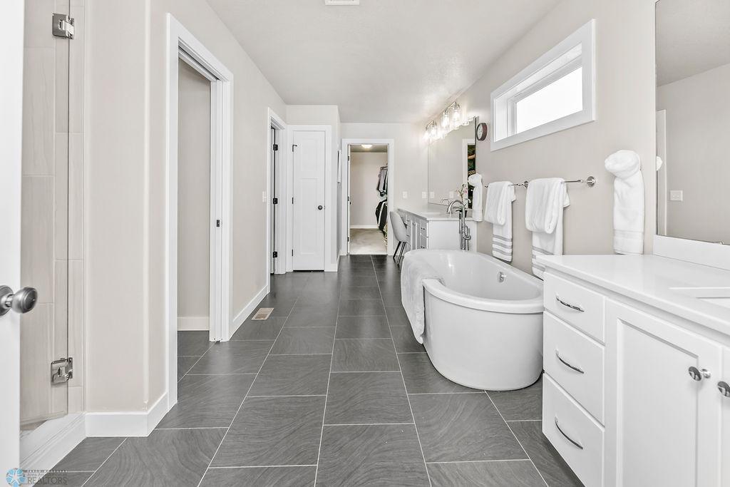 6182 Marigold Loop, Fargo, North Dakota image 23