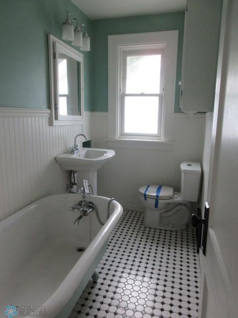 Fargo, North Dakota 58103, United States, 3 Bedrooms Bedrooms, ,2 BathroomsBathrooms,Residential,Active,181350