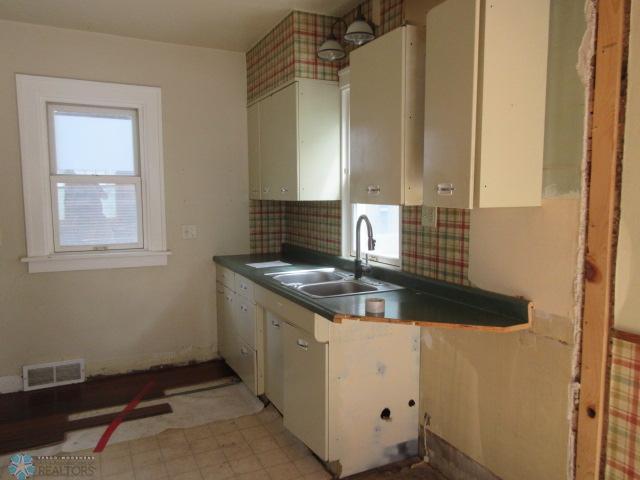 Fargo, North Dakota 58103, United States, 3 Bedrooms Bedrooms, ,2 BathroomsBathrooms,Residential,Active,181350