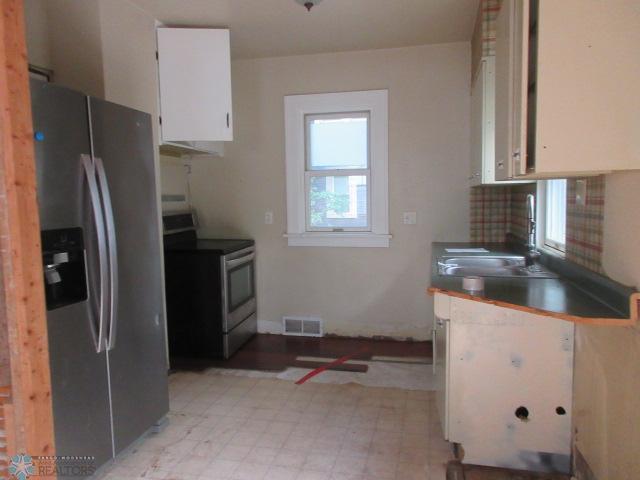 Fargo, North Dakota 58103, United States, 3 Bedrooms Bedrooms, ,2 BathroomsBathrooms,Residential,Active,181350