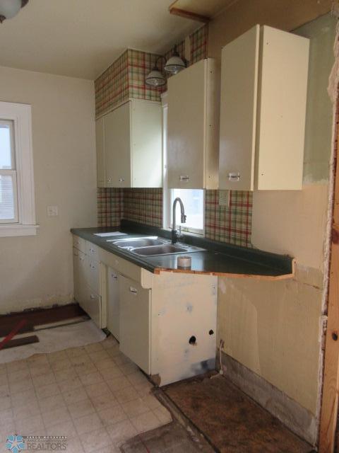 Fargo, North Dakota 58103, United States, 3 Bedrooms Bedrooms, ,2 BathroomsBathrooms,Residential,Active,181350