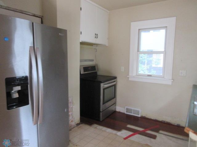 Fargo, North Dakota 58103, United States, 3 Bedrooms Bedrooms, ,2 BathroomsBathrooms,Residential,Active,181350