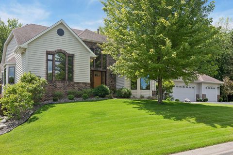 Homes For Sale - 16560 Lake Ridge Drive<br/> Hennepin County, Maple Grove, MN 55311