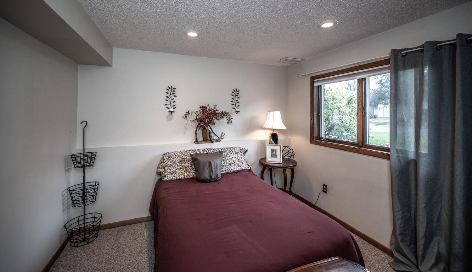 1486 Todd Way, Hastings, Minnesota image 30