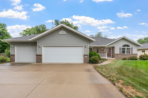 Homes For Sale - 140 Cedar Drive<br/> Mcleod County, Lester Prairie, MN 55354
