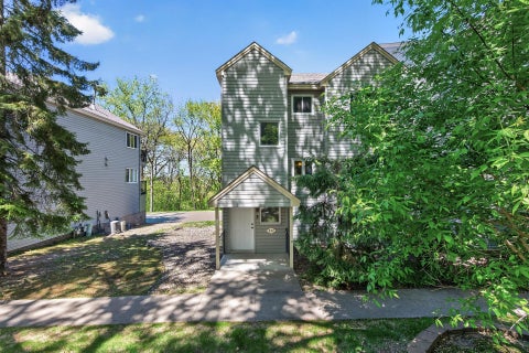 Townhouse For Sale - 357 Belvidere Street<br/> Ramsey County, Saint Paul, MN 55107
