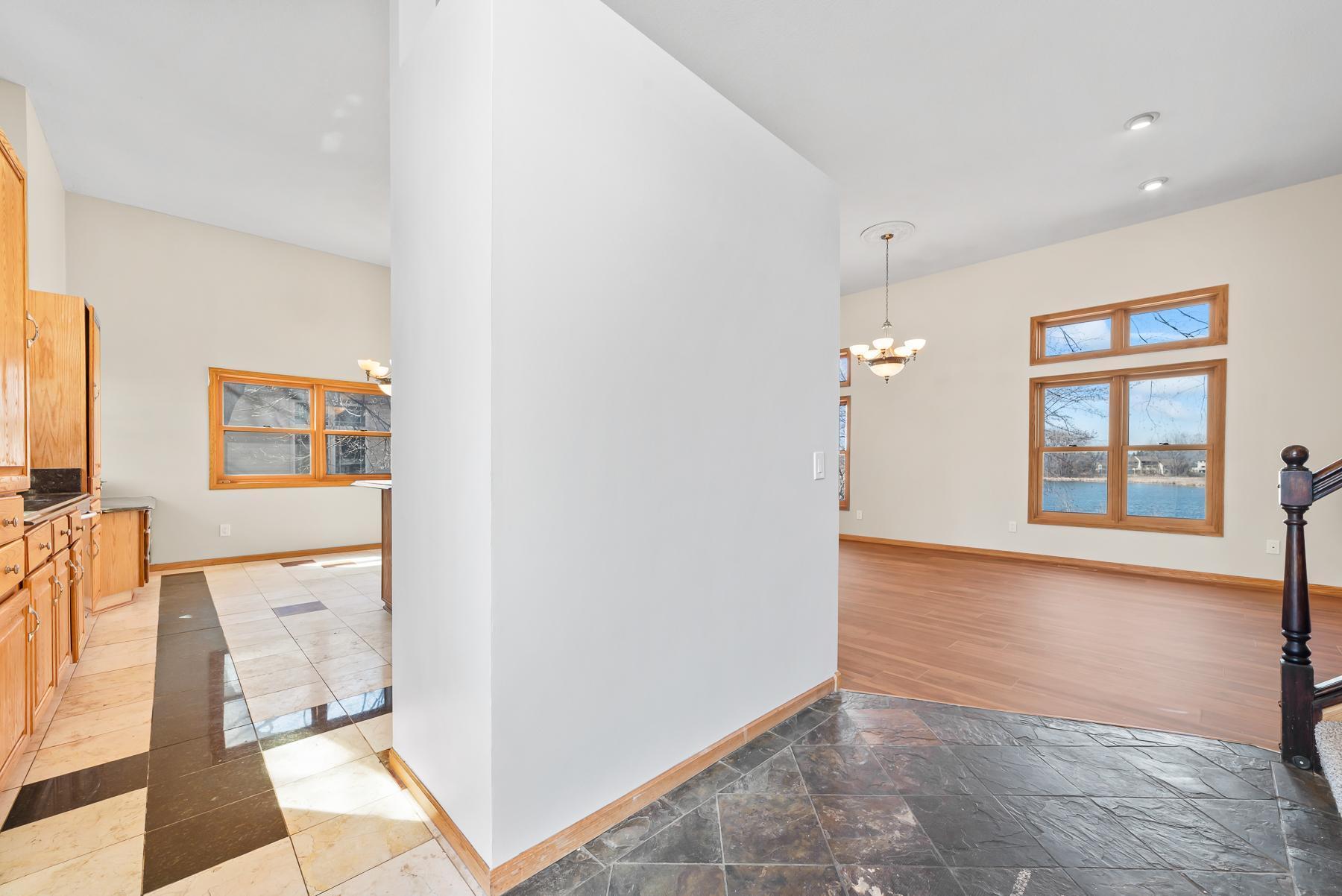 1212 Earley Shores Lane, Burnsville, Minnesota image 17