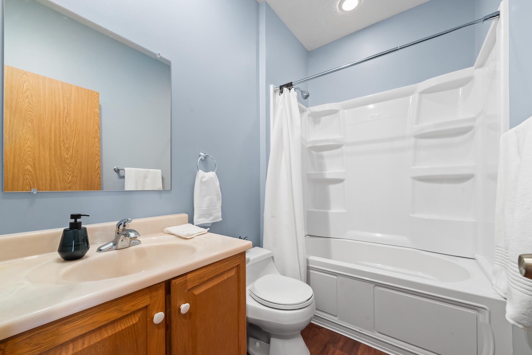 1212 Earley Shores Lane, Burnsville, Minnesota image 29